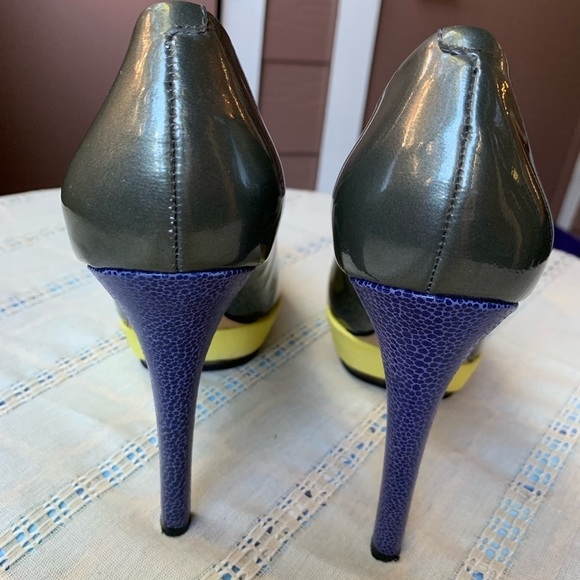 Vince Camuto Heels Dacoma Stiletto Platform Pumps, Yellow Neon Retro Sexy, Party - Picture 15 of 15